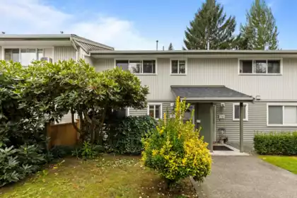 Front exterior of 75 45185 Wolfe Road, Chilliwack, BC