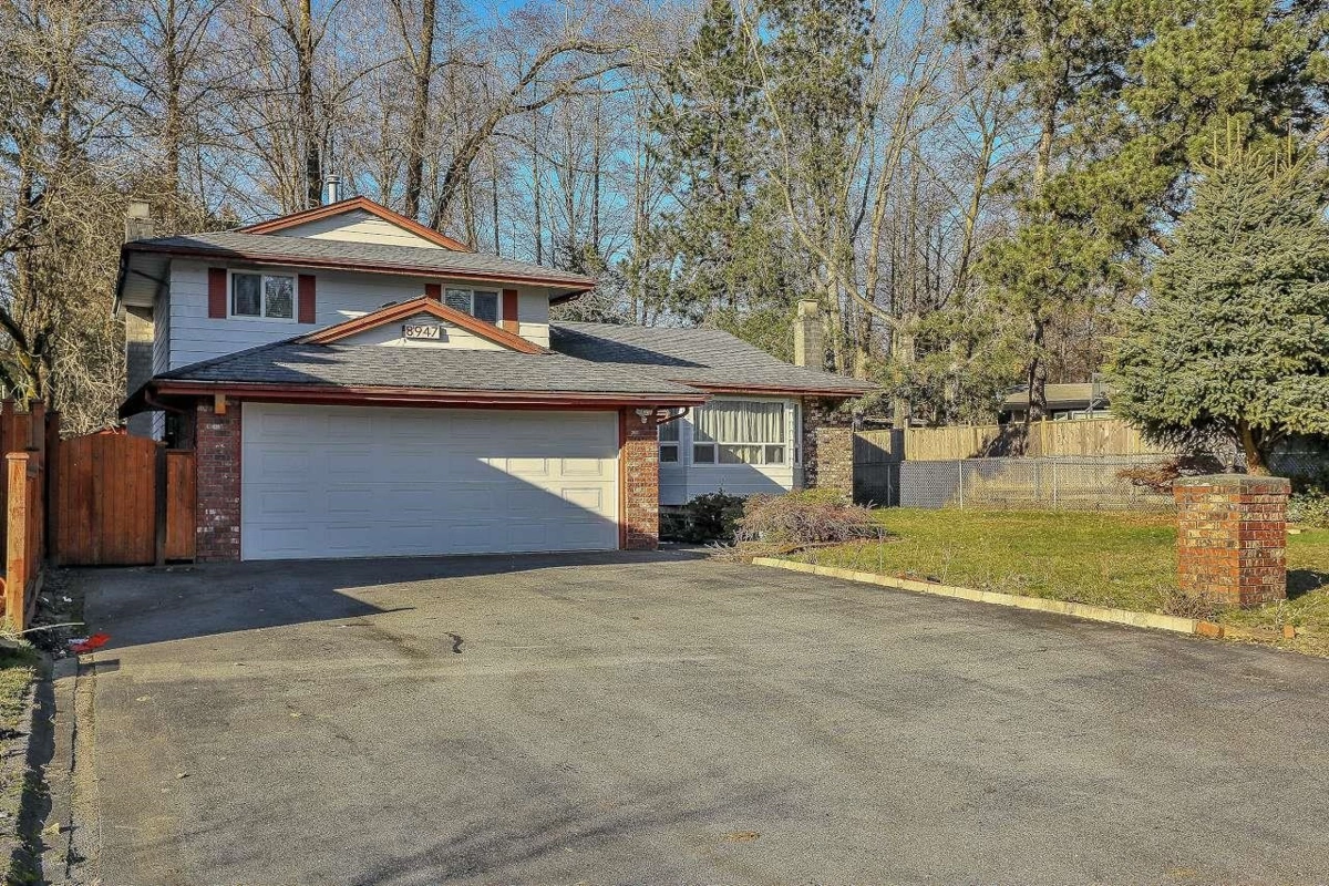 Family Room Photo of 8947 Ursus Crescent Crescent, Surrey, BC
