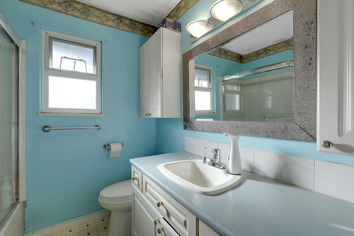 Front Yard Photo of 8947 Ursus Crescent Crescent, Surrey, BC