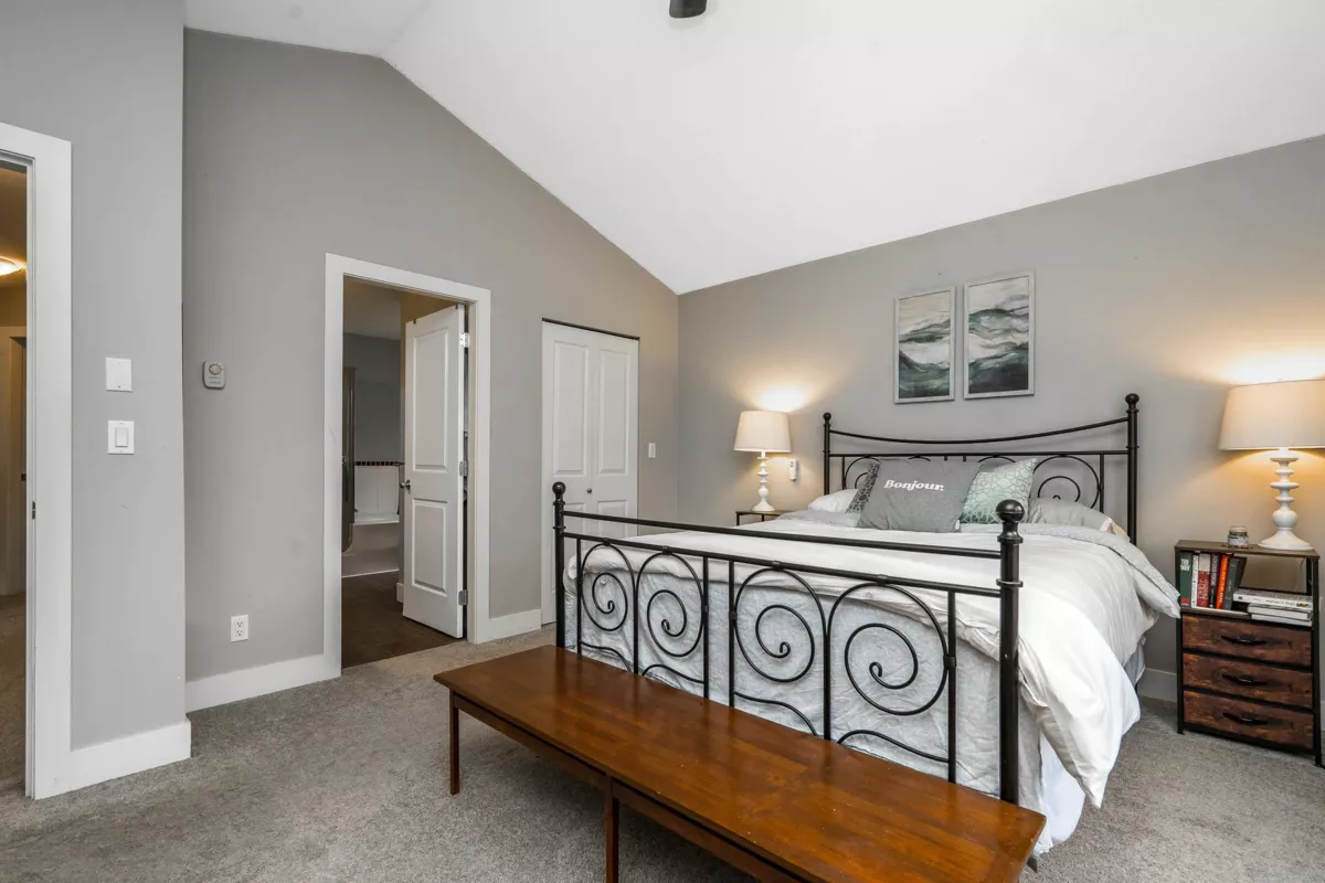 Hot Tub / Spa Photo of 19232 68a Avenue, Surrey, BC