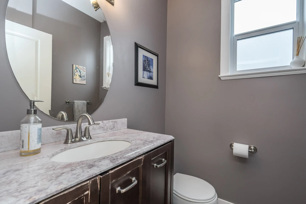 Kitchen Photo of 19232 68a Avenue, Surrey, BC