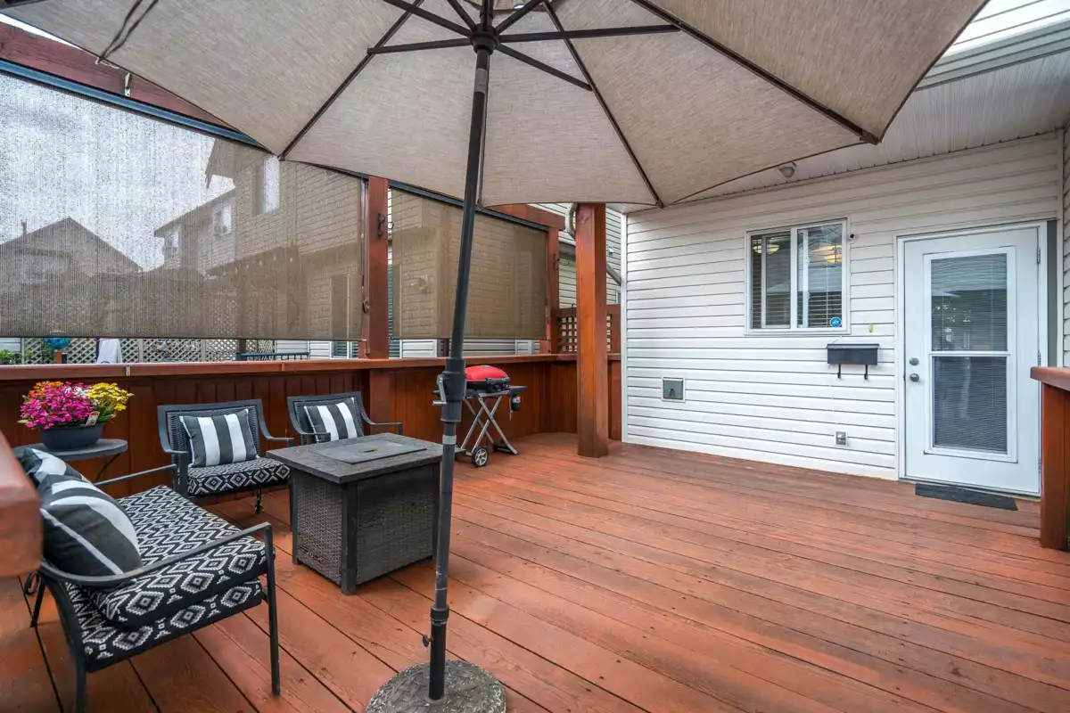Mudroom Photo of 19232 68a Avenue, Surrey, BC