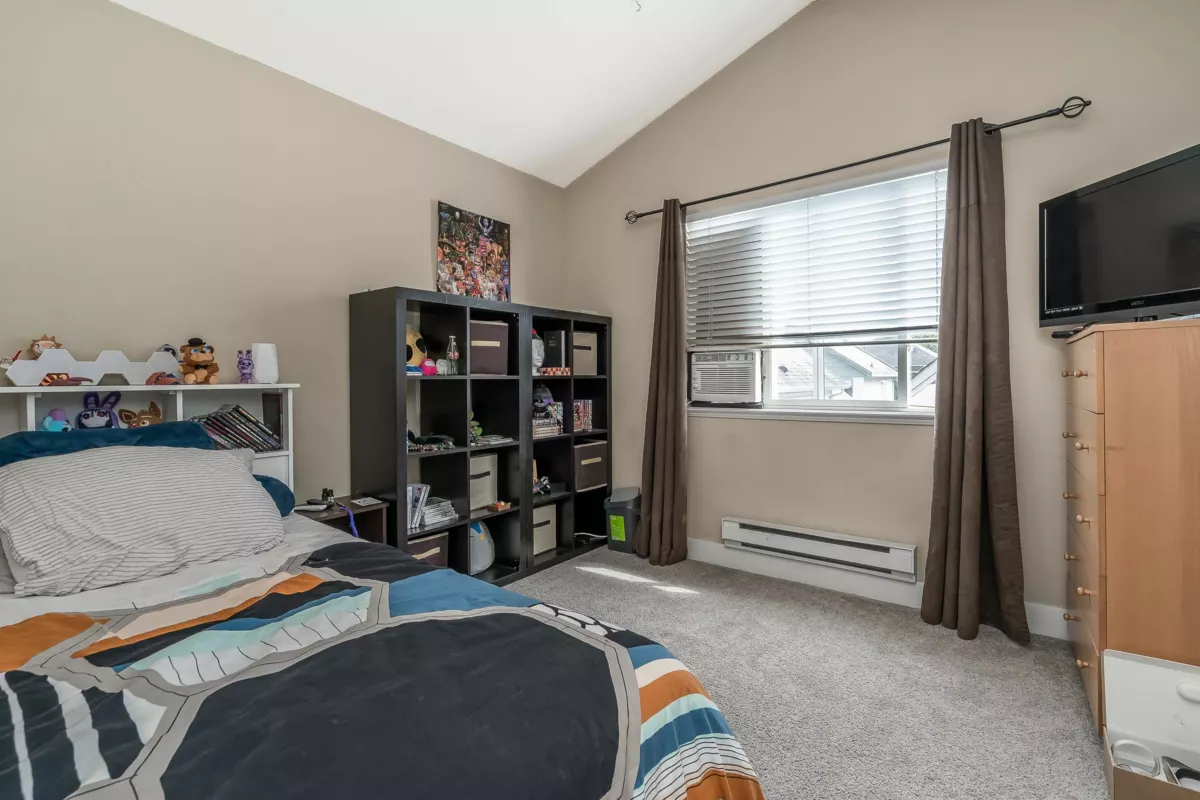 Primary Bedroom Photo of 19232 68a Avenue, Surrey, BC