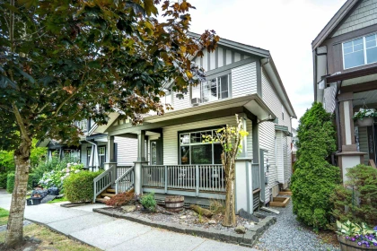 Hallway Photo of 19232 68a Avenue, Surrey, BC