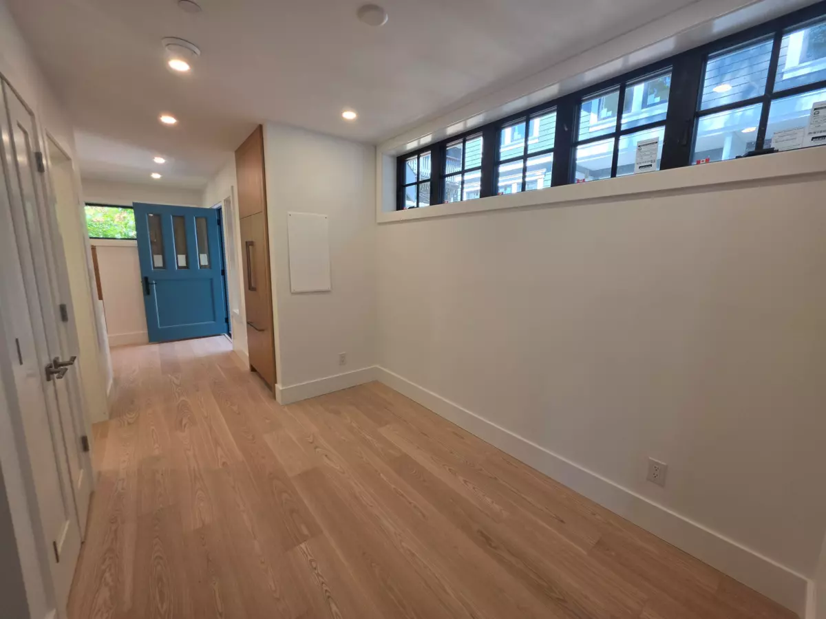 Family Room Photo of 2570 W 2nd Avenue, Vancouver, BC