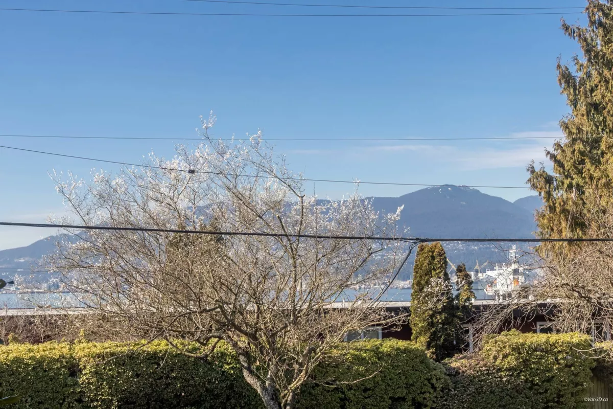 Basement Recreation Room Photo of 101 2240 Wall Street, Vancouver, BC