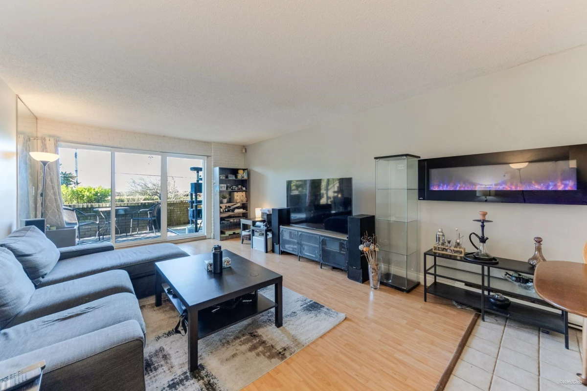 Dining Area Photo of 101 2240 Wall Street, Vancouver, BC