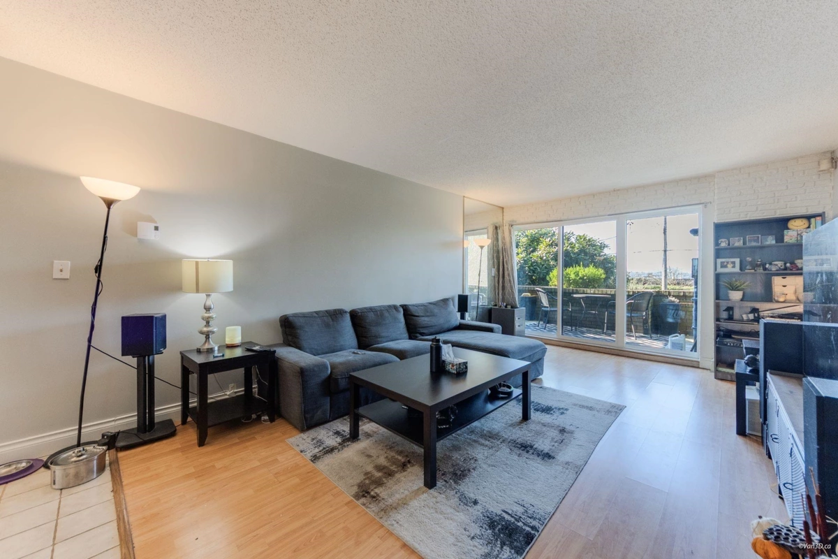 Kitchen Island Photo of 101 2240 Wall Street, Vancouver, BC