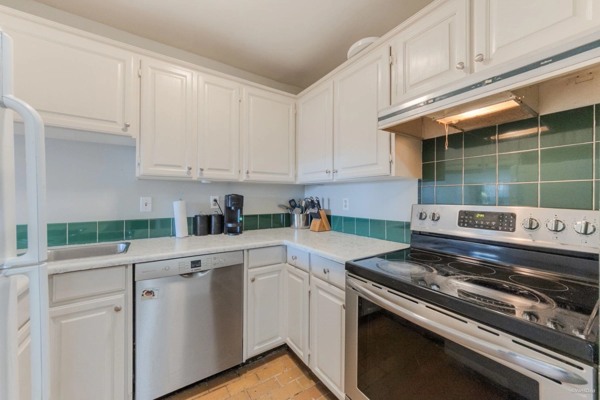 Walk-In Closet Photo of 101 2240 Wall Street, Vancouver, BC