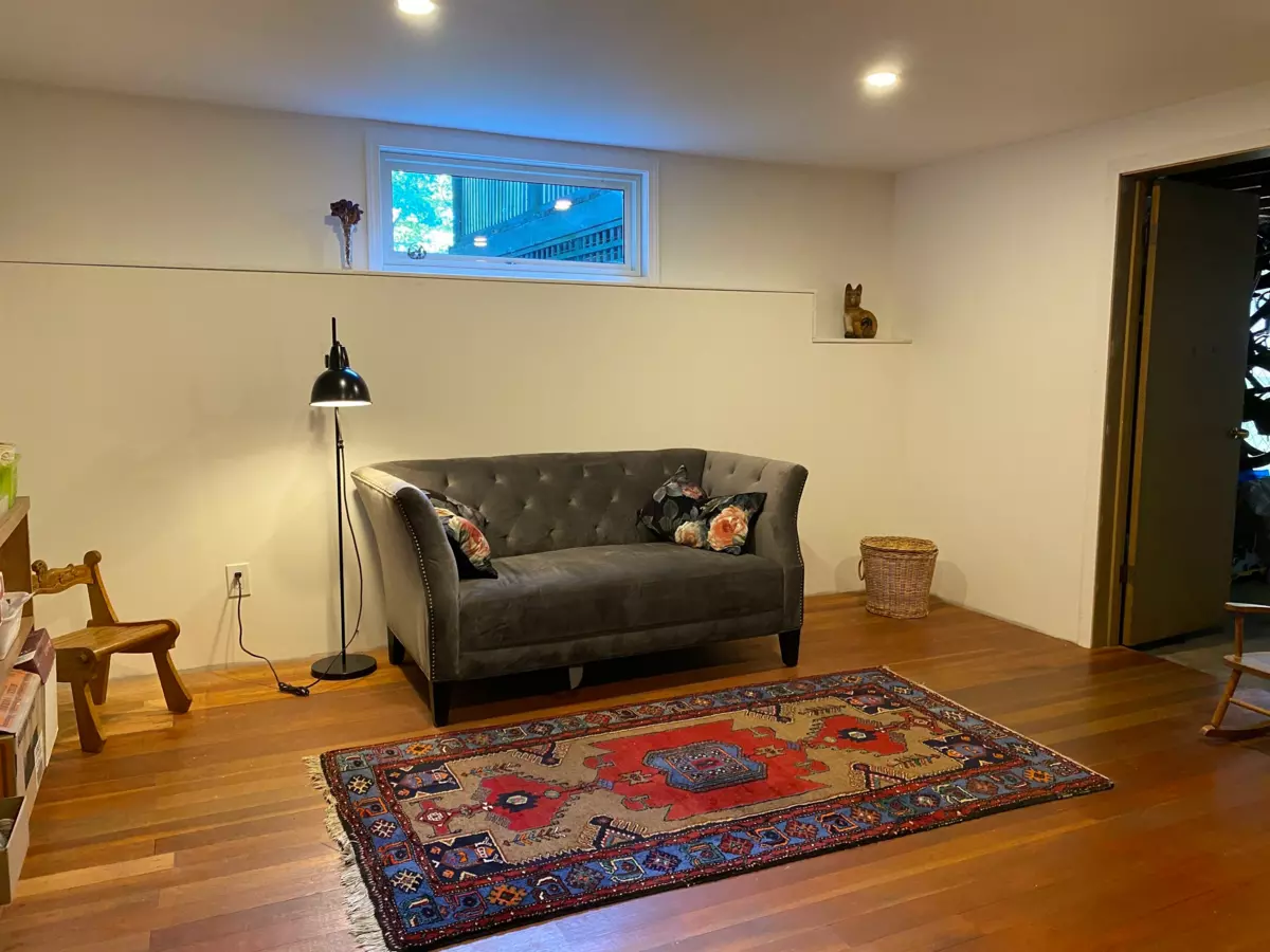 Hallway Photo of 5876 Highbury Street, Vancouver, BC