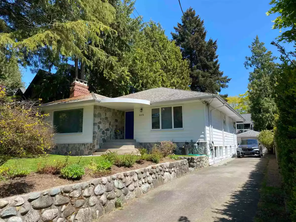 Living Room Photo of 5876 Highbury Street, Vancouver, BC