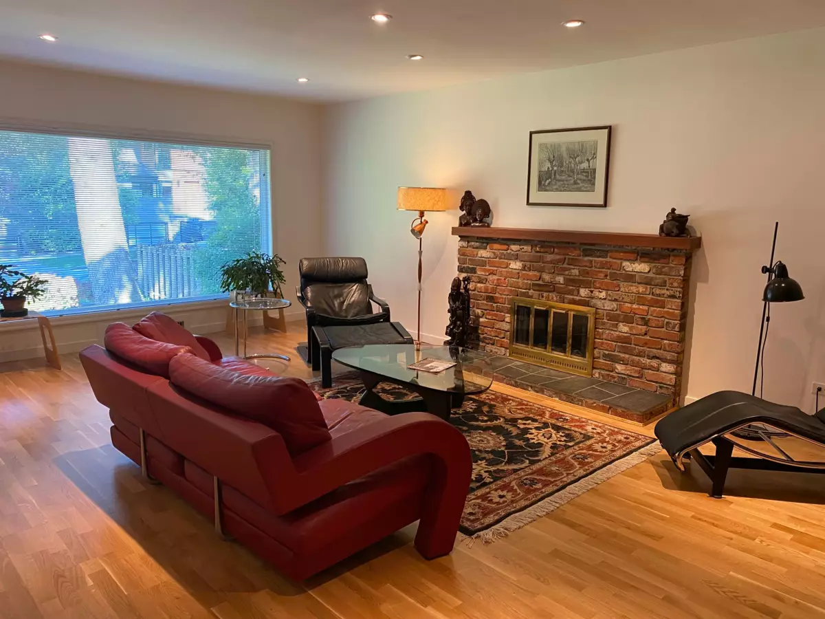 Powder Room Photo of 5876 Highbury Street, Vancouver, BC