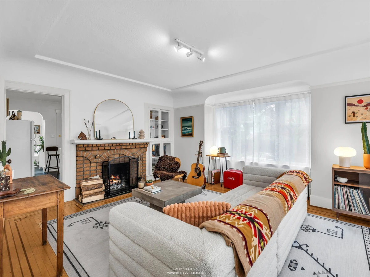 Living Room Photo of 5915 Chester Street, Vancouver, BC