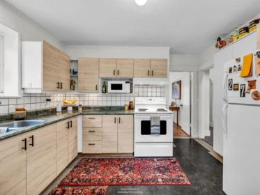 Kitchen Island Photo of 5915 Chester Street, Vancouver, BC