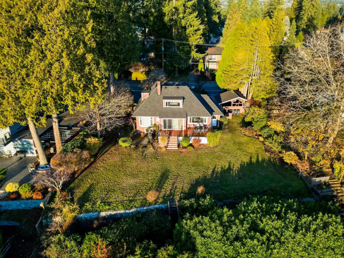 Family Room Photo of 1275 W Keith Road, North Vancouver, BC