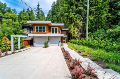 Entry Foyer Photo of 5 Glenmore Drive, West Vancouver, BC