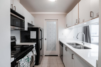 Pantry Photo of 1407 438 Seymour Street, Vancouver, BC