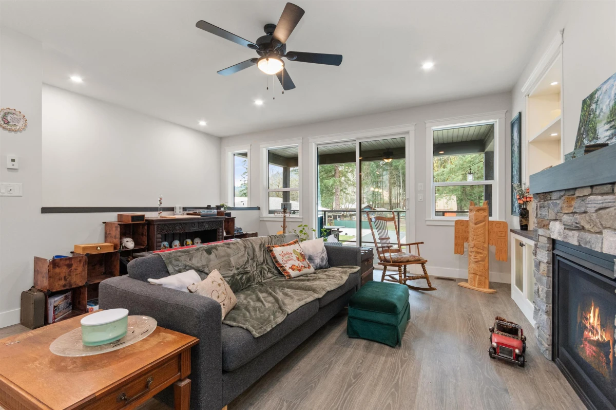 Dining Area Photo of 7 21196 Kettle Valley Road, Hope, BC