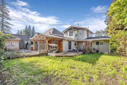 Outdoor Kitchen Photo of 14726 60a Avenue, Surrey, BC