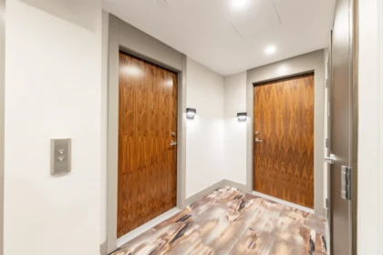 Guest Bathroom Photo of 503 423 6th Street, West Vancouver, BC