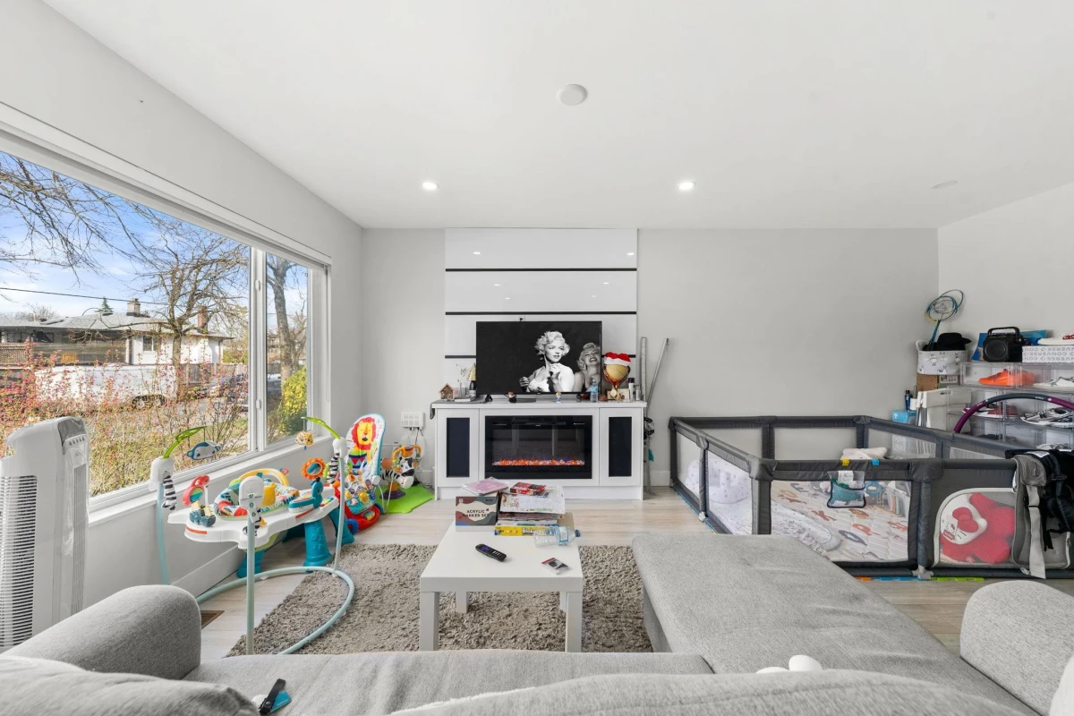 Family Room Photo of 2506 E 45th Avenue, Vancouver, BC
