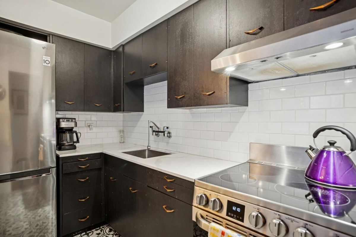 Dining Area Photo of 204 1050 Chilco Street, Vancouver, BC
