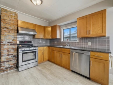 Breakfast Nook Photo of 2206 Eighth Avenue, New Westminster, BC