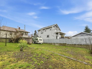 Laundry Room Photo of 2206 Eighth Avenue, New Westminster, BC