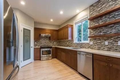 Kitchen Island Photo of 21674 93 Avenue, Langley, BC