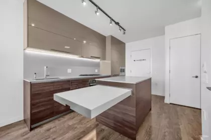 Kitchen Island Photo of 1107 2378 Alpha Avenue, Burnaby, BC