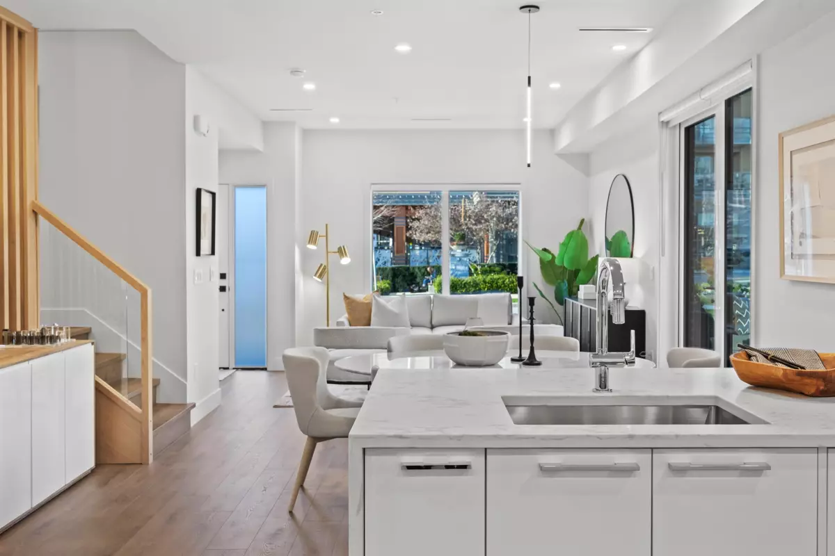 Dining Area Photo of 3206 Highland Boulevard, North Vancouver, BC