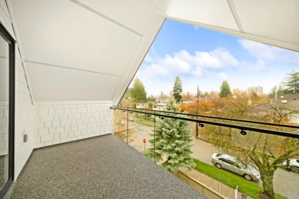 Swimming Pool Photo of 1095 E 14th Avenue, Vancouver, BC