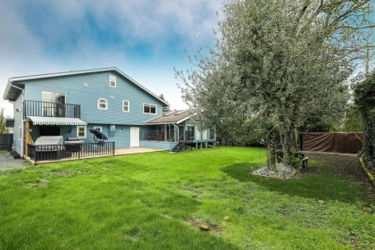 Hot Tub / Spa Photo of 26970 32a Avenue, Langley, BC