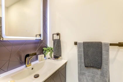 Powder Room Photo of 26970 32a Avenue, Langley, BC