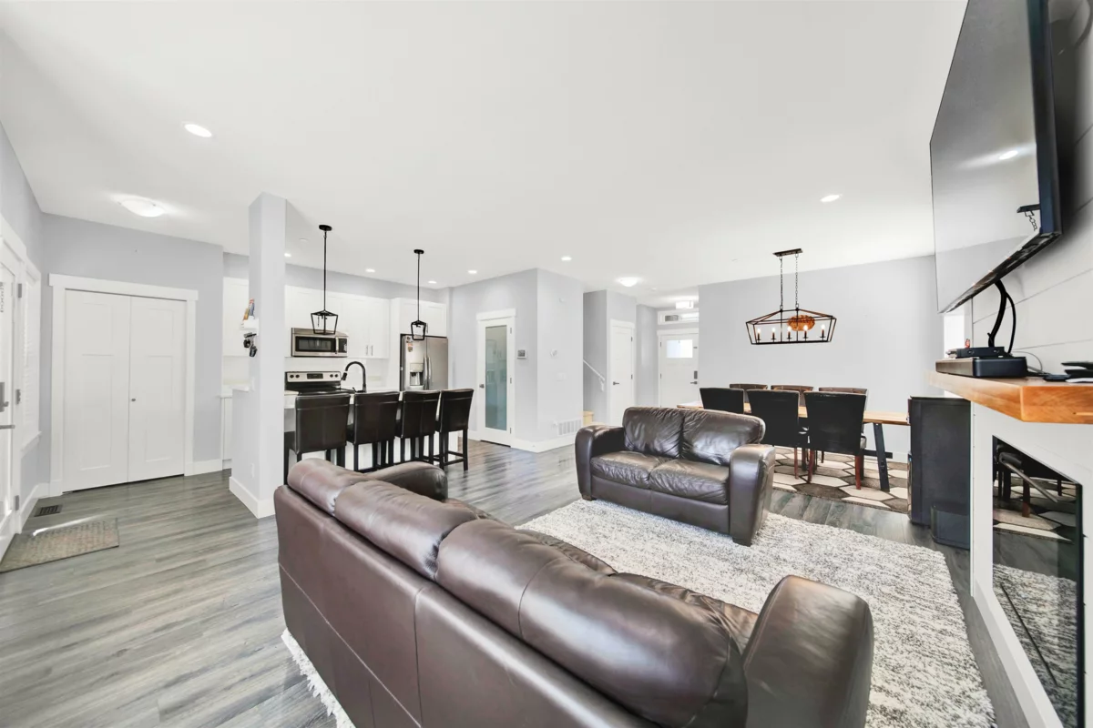 Family Room Photo of 11155 240 Street, Maple Ridge, BC