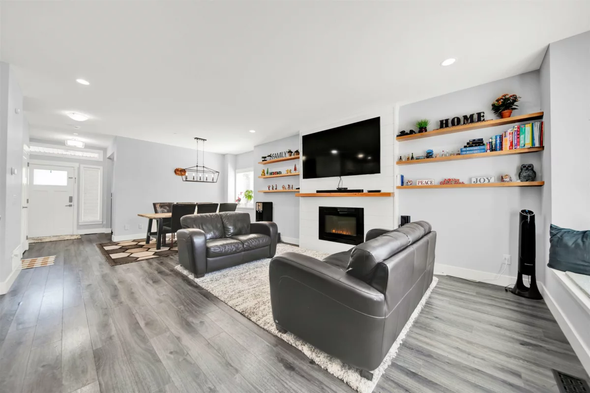 Living Room Photo of 11155 240 Street, Maple Ridge, BC