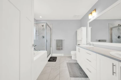 Hallway Photo of 11155 240 Street, Maple Ridge, BC