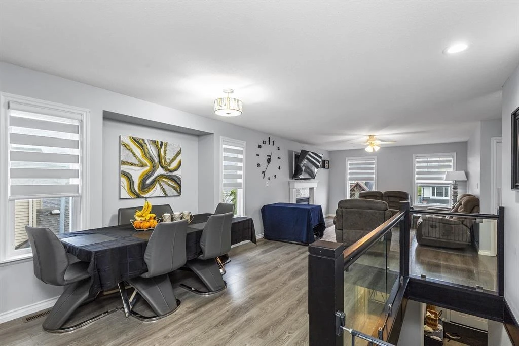 Living Room Photo of 34795 1 Avenue, Abbotsford, BC