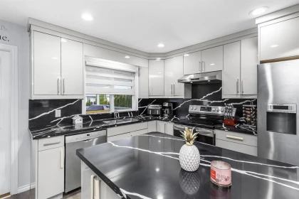 Breakfast Nook Photo of 34795 1 Avenue, Abbotsford, BC