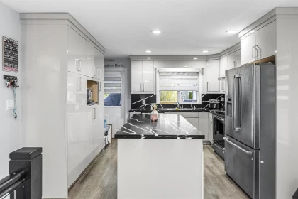 Kitchen Photo of 34795 1 Avenue, Abbotsford, BC