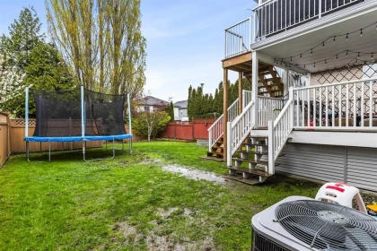Swimming Pool Photo of 34795 1 Avenue, Abbotsford, BC