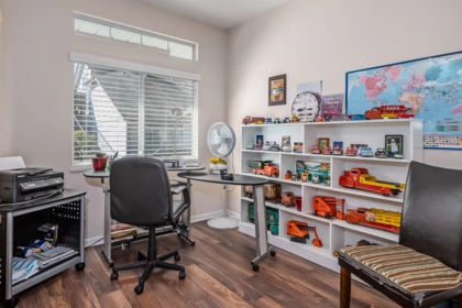 Hallway Photo of 16 16325 82 Avenue, Surrey, BC
