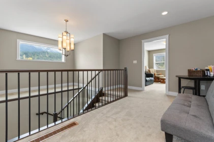 Entry Foyer Photo of 590 Skagit Avenue, Hope, BC