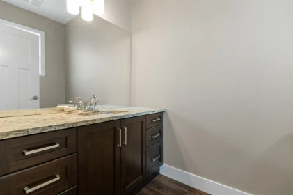 Primary Bathroom Photo of 590 Skagit Avenue, Hope, BC
