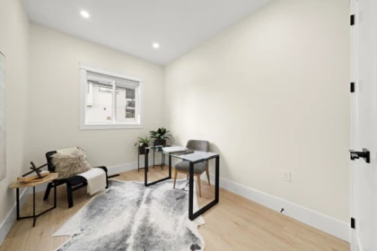 Primary Bedroom Photo of 33995 Walnut Avenue, Abbotsford, BC