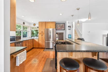 Breakfast Nook Photo of 2176 Laurier Avenue, Port Coquitlam, BC