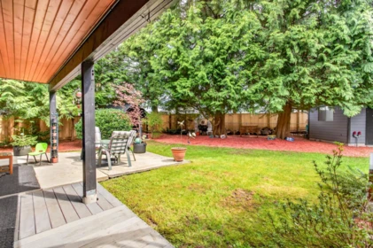 Garden / Landscaping Photo of 2176 Laurier Avenue, Port Coquitlam, BC