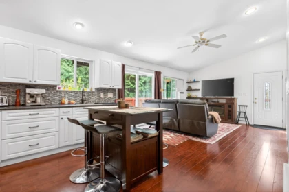 Hallway Photo of 2176 Laurier Avenue, Port Coquitlam, BC