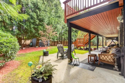 Hot Tub / Spa Photo of 2176 Laurier Avenue, Port Coquitlam, BC