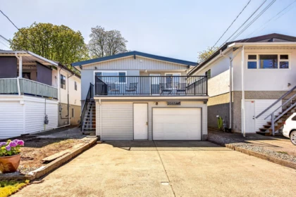 Backyard Photo of 2085 Waverley Avenue, Vancouver, BC